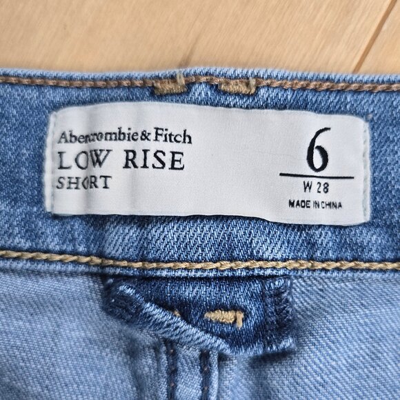Women's Abercrombie & Fitch Low Rise Denim Shorts Size 6 / 28 - Picture 6 of 7